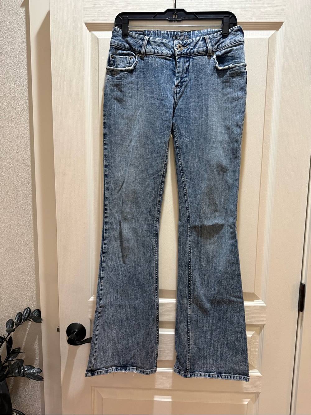 Vintage Y2K Distressed Silver Jeans Light Blue Flared Jeans Size 31/33